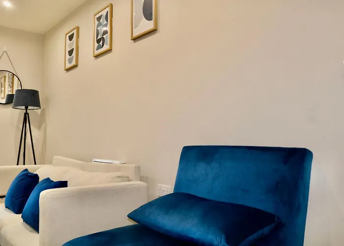 Leeds, With Free Wi-fi And Coffee Machine Apartament