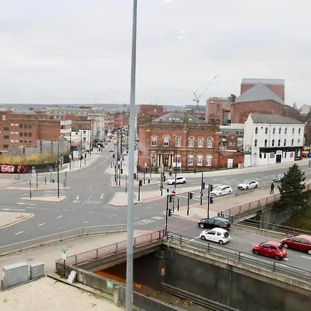 Leeds, With Free Wi-fi And Coffee Machine